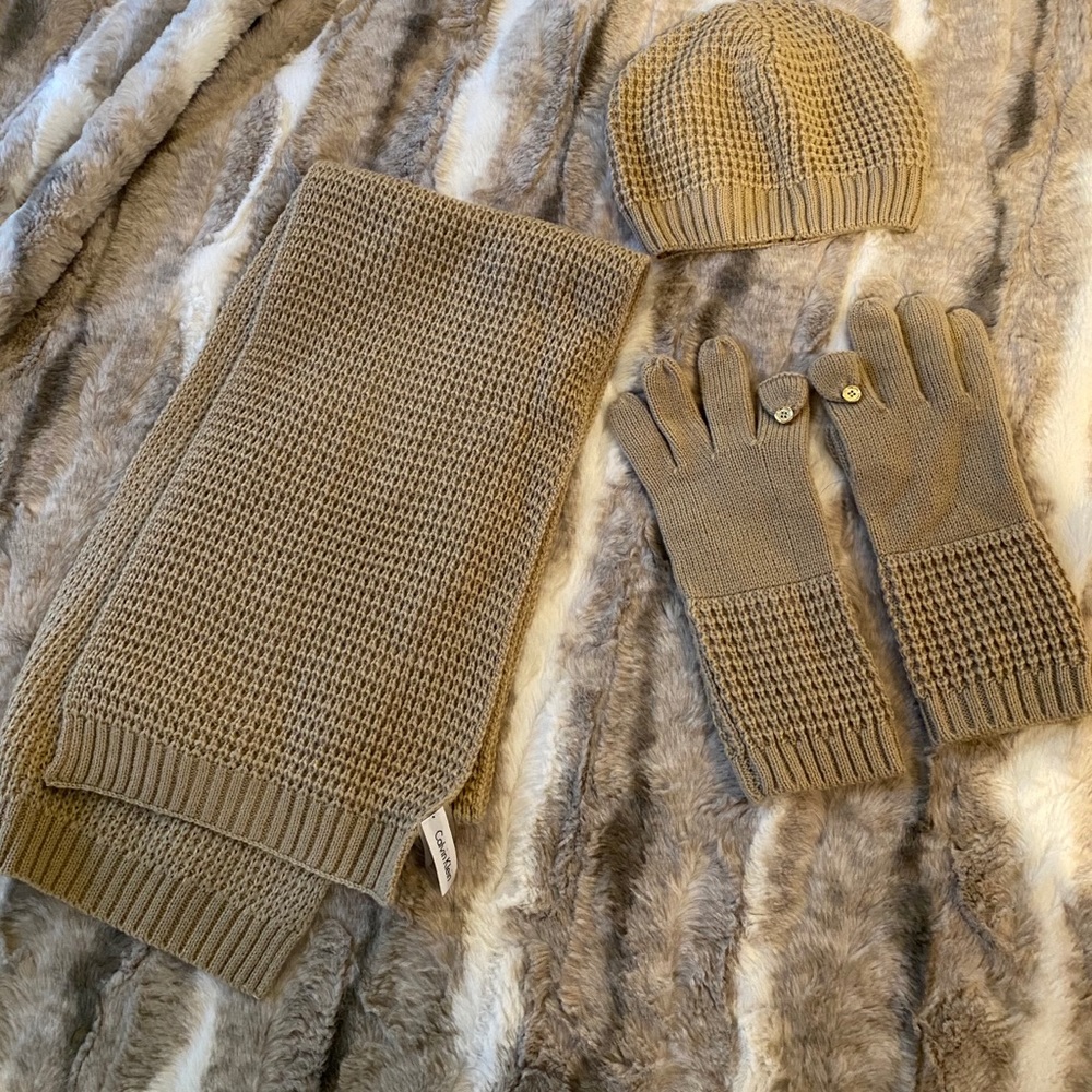 Calvin Klein winter accessory set!!